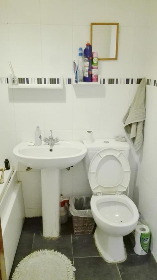A Double Bedroom Near Glasgow City Centre Not In Great Condition Suitable For Short Stay Exteriör bild