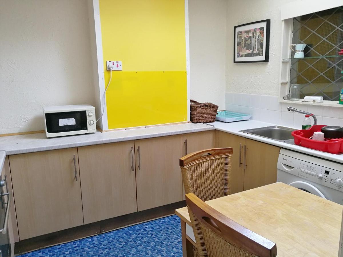 A Double Bedroom Near Glasgow City Centre Not In Great Condition Suitable For Short Stay Exteriör bild