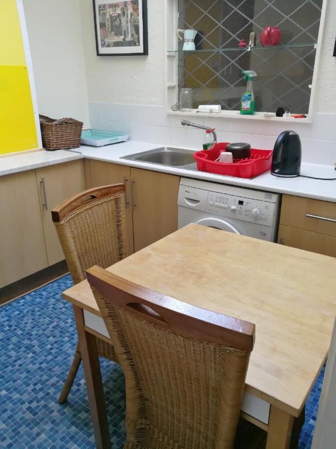 A Double Bedroom Near Glasgow City Centre Not In Great Condition Suitable For Short Stay Exteriör bild